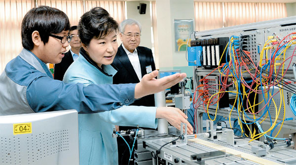 Sinh viên Hàn Quốc đi học nghề dễ xin việc làm