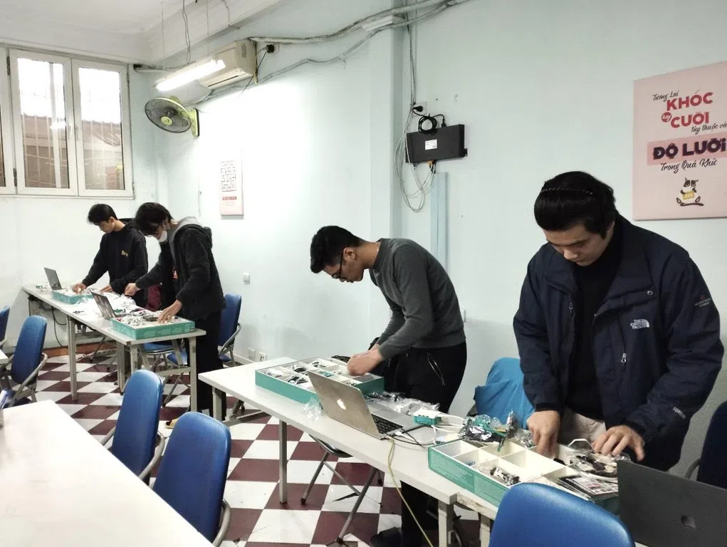 ROBOT INVENTOR TRAINEE - Tiếp nối hành trình khám phá, trải nghiệm và ứng dụng CNTT