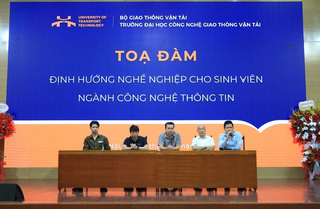 Bước khởi đầu định hướng nghề nghiệp cho tân sinh viên Ngành Công nghệ thông tin Trường Đại học Công nghệ Giao thông vận tải 